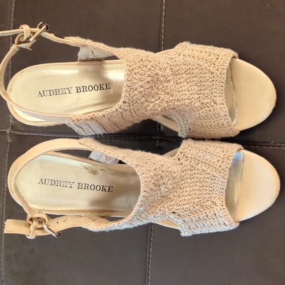 Ivory/Cream Crochet Cork Wedges 9.5 - Picture 2 of 6